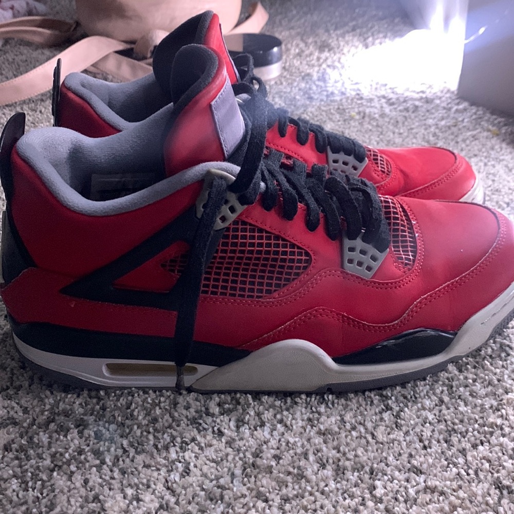 Jordan Toro 4